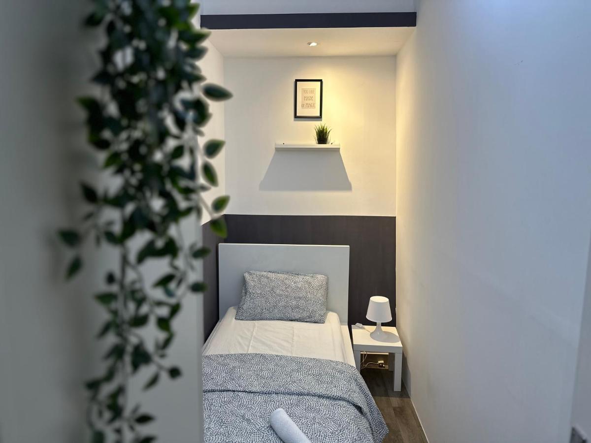 Traveller Partition Room In Al Barsha 1 Near Metro 迪拜 外观 照片