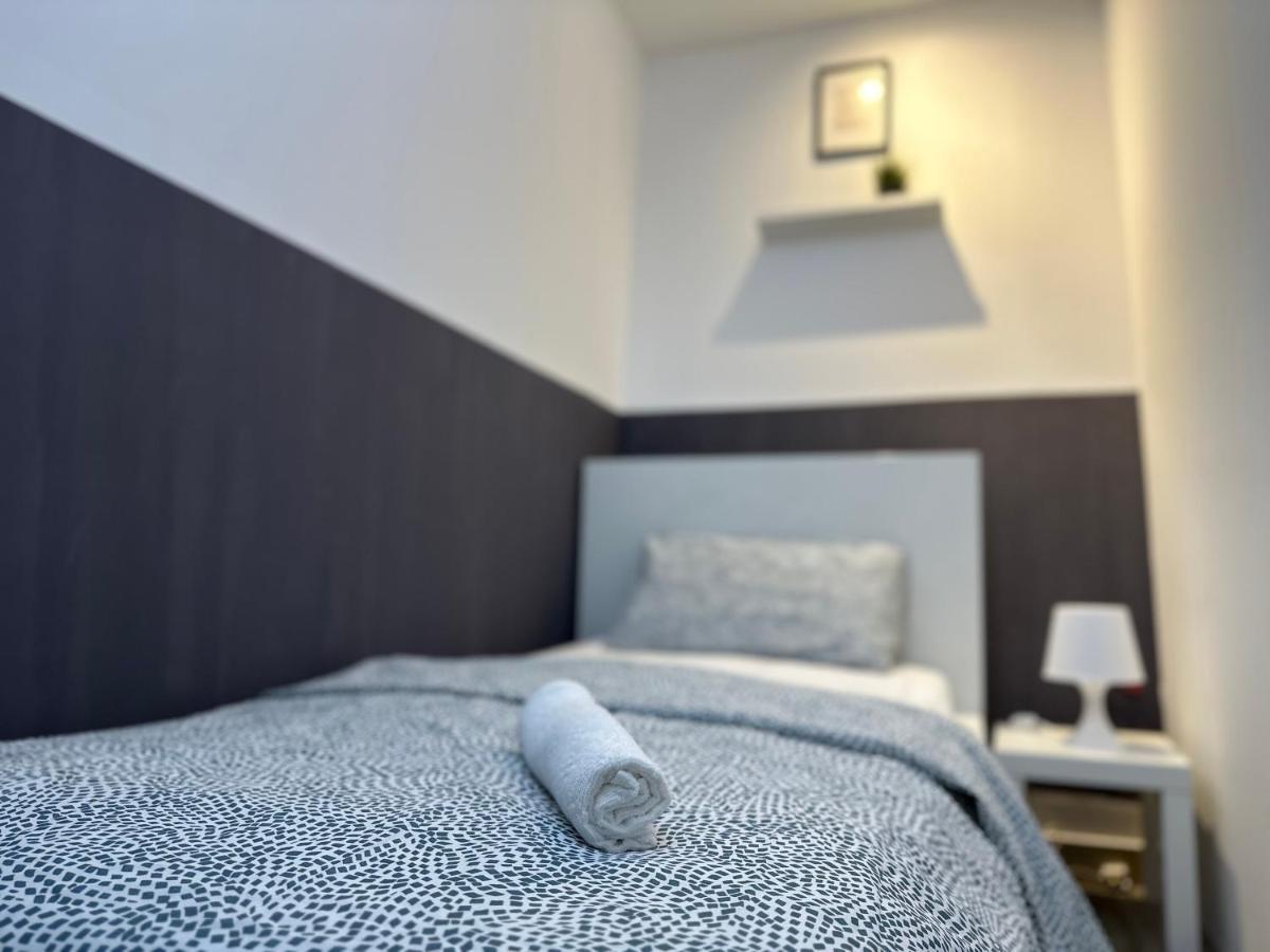 Traveller Partition Room In Al Barsha 1 Near Metro 迪拜 外观 照片
